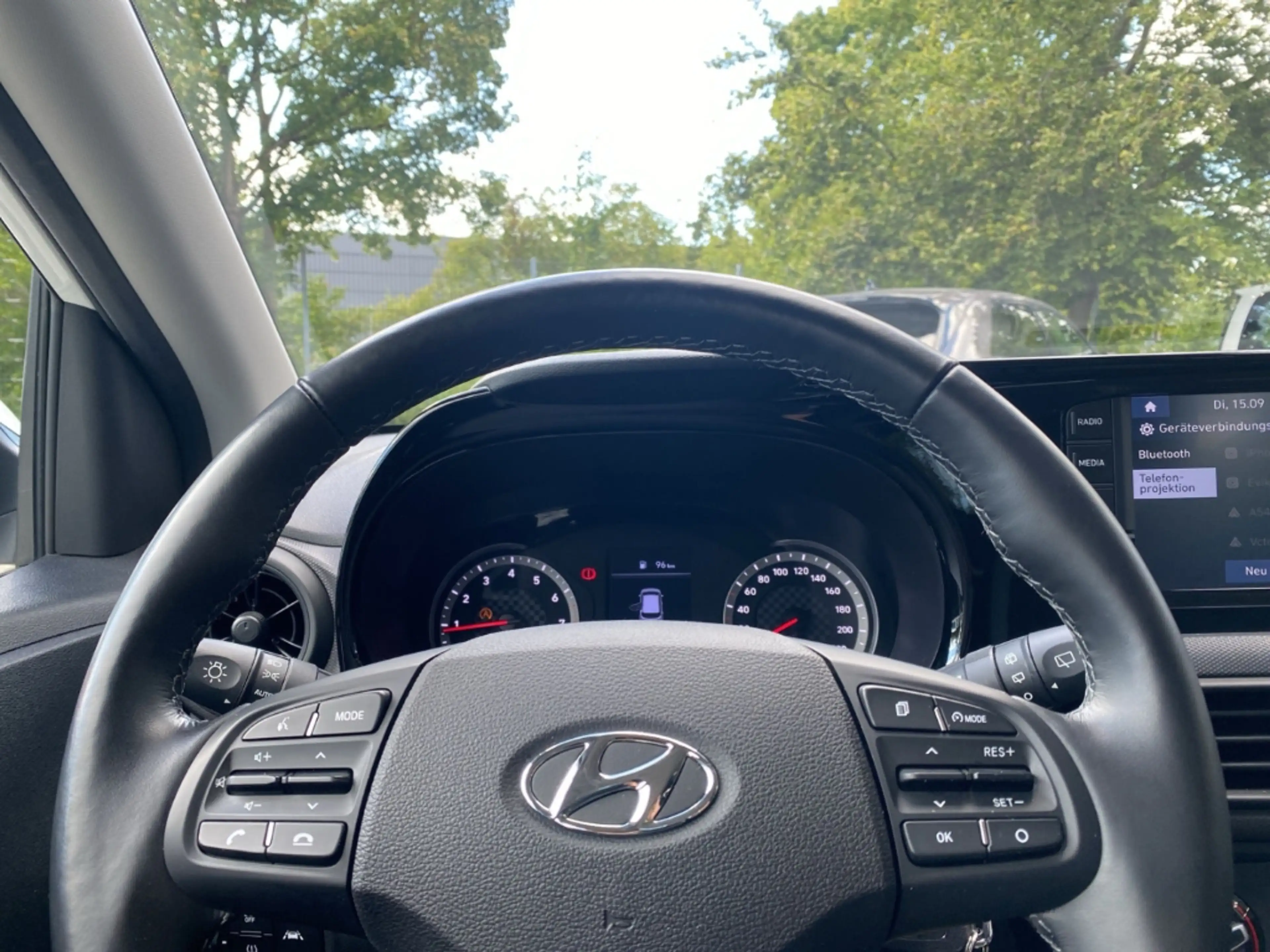 Hyundai i10 Edition 30 DAB SHZ LenkradHZG Fernlichtass. — photo 12