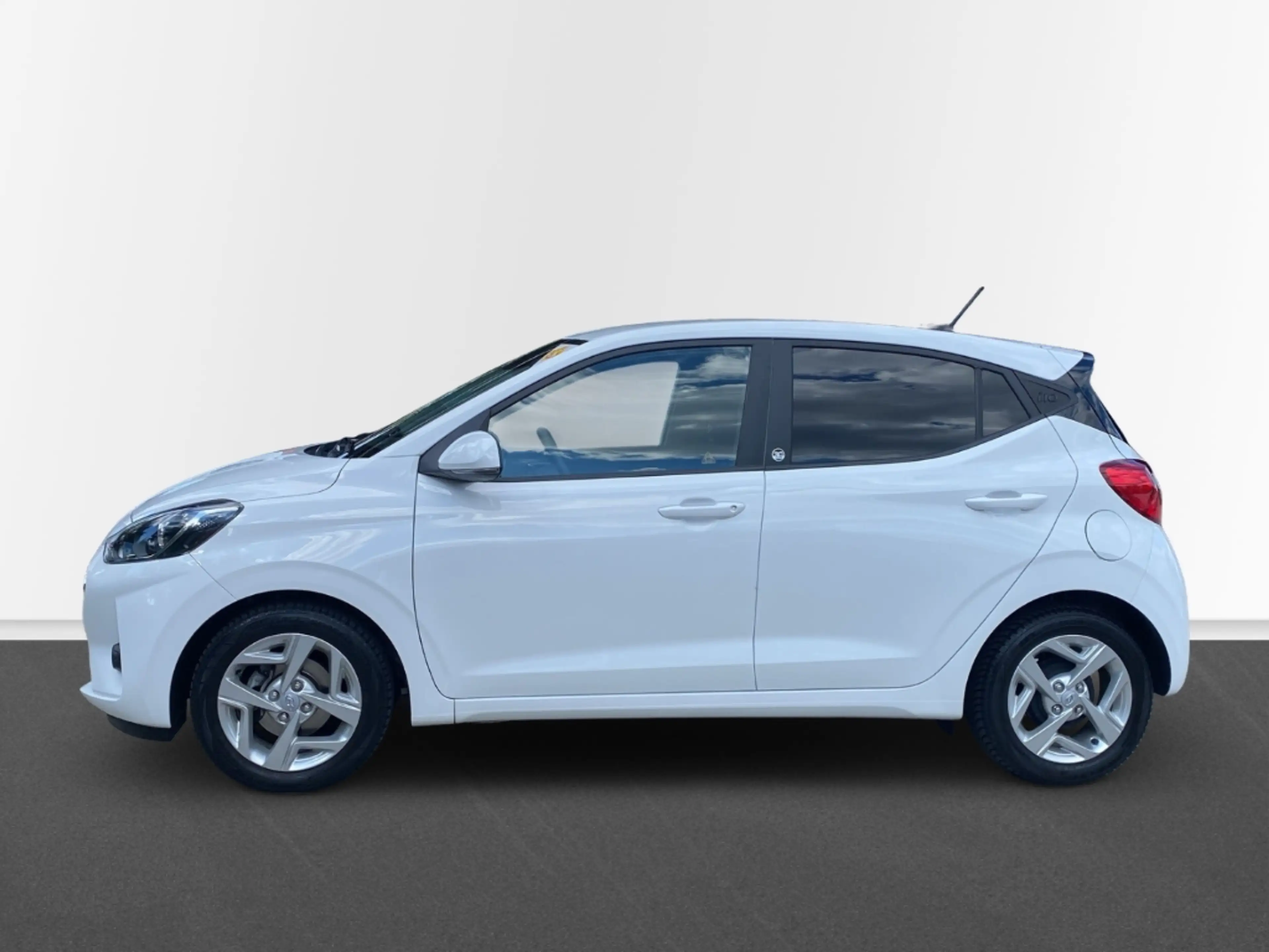Hyundai i10 Edition 30 DAB SHZ LenkradHZG Fernlichtass. — photo 2