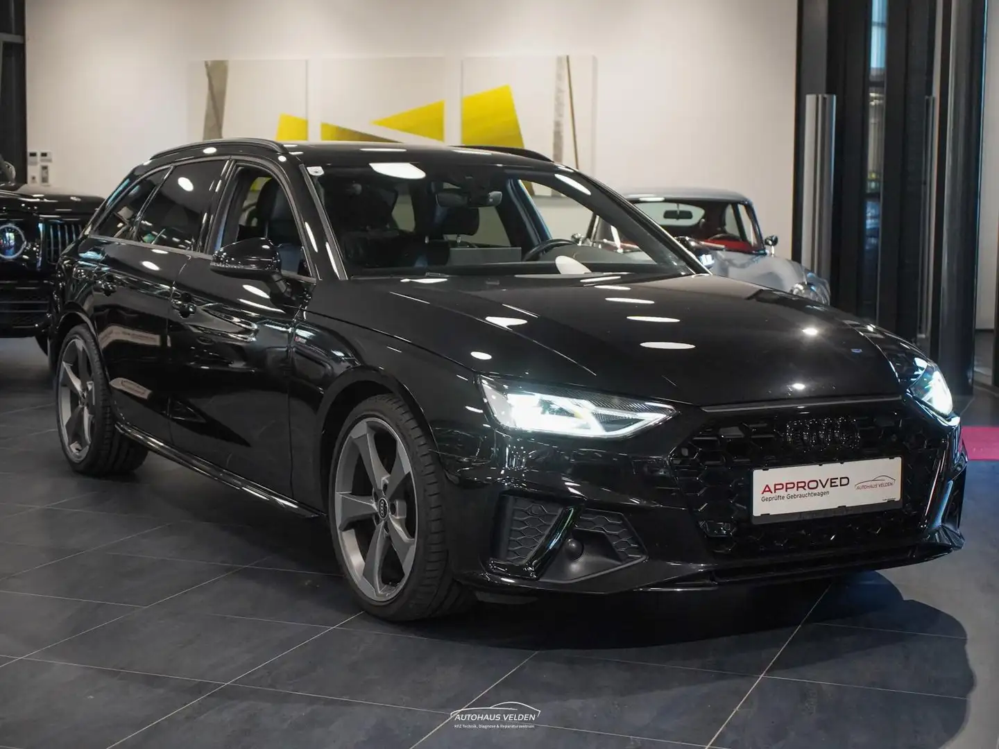 Audi A4 30 TDI S line Schwarz - 1