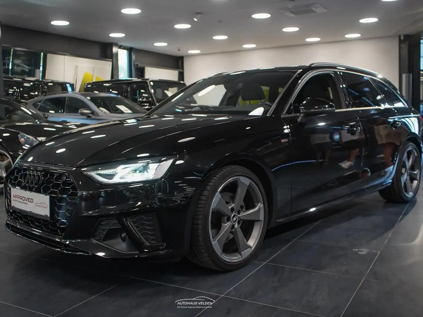 Audi A4 30 TDI S line Schwarz - 2