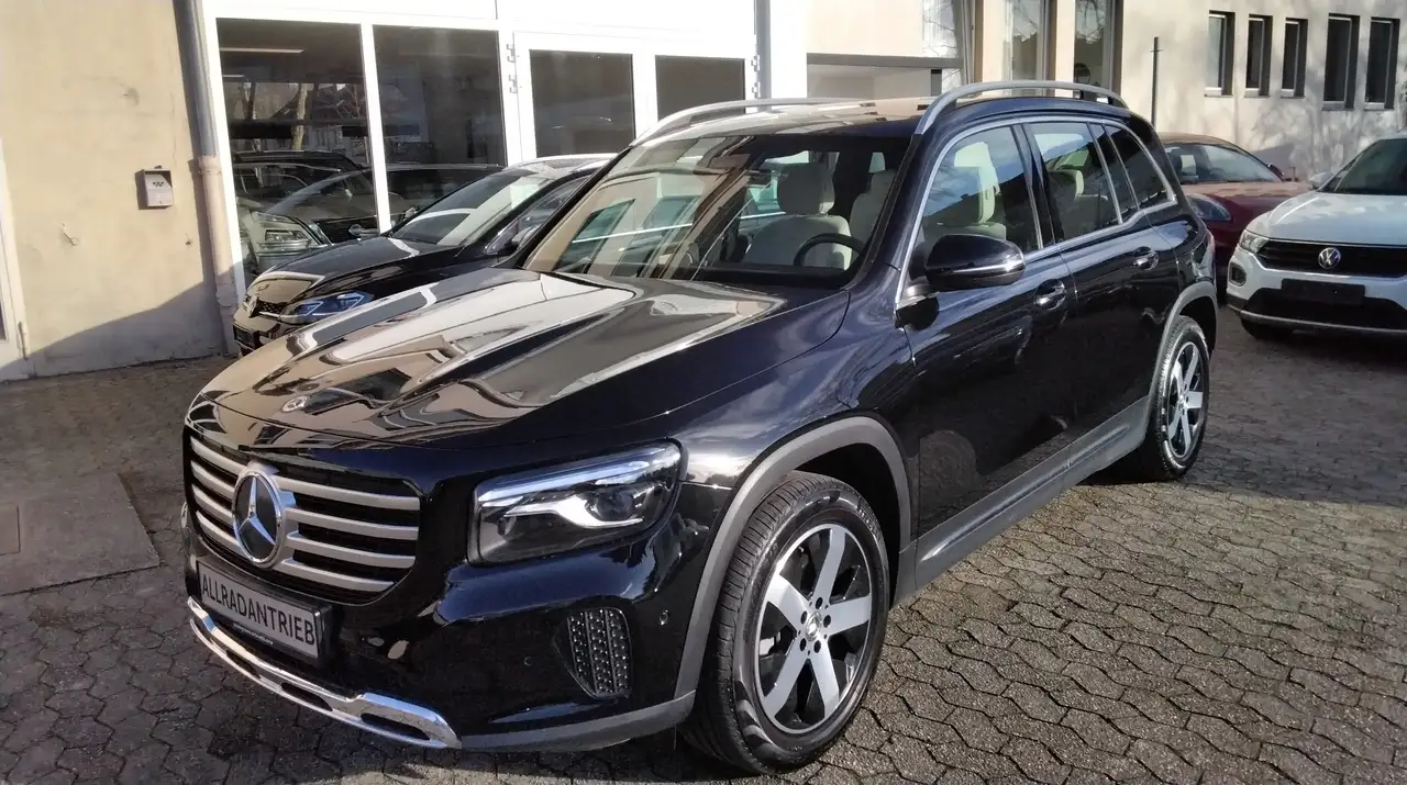 Mercedes-Benz GLB 200