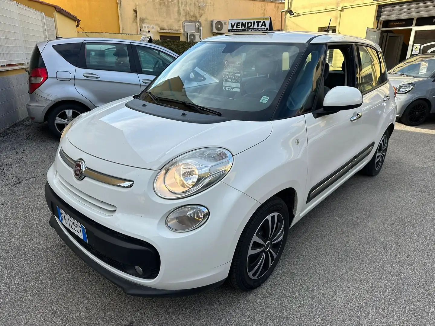 Fiat 500L 1.6 Multijet 120 CV Lounge AUTOCARRO - 2