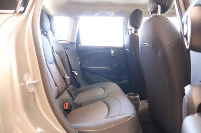 Mini Hatch view 12