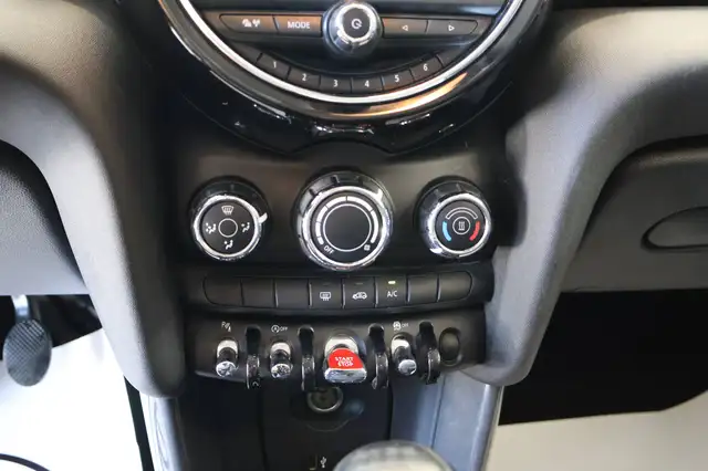 Mini Hatch view 15