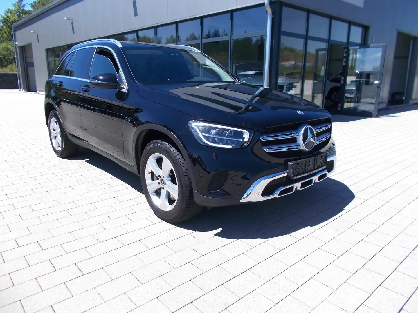 Mercedes-Benz GLC 300 e 4Matic *Pano Schiebedach*Kamera*Sitzh.*Tempo*LED Schwarz - 1