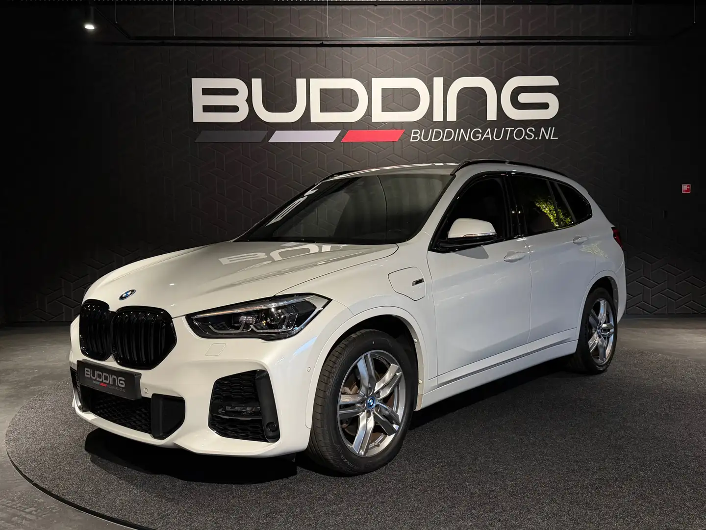 BMW X1 xDrive25e eDrive Ed | M-sport | Trekhaak | CarPlay Wit - 1