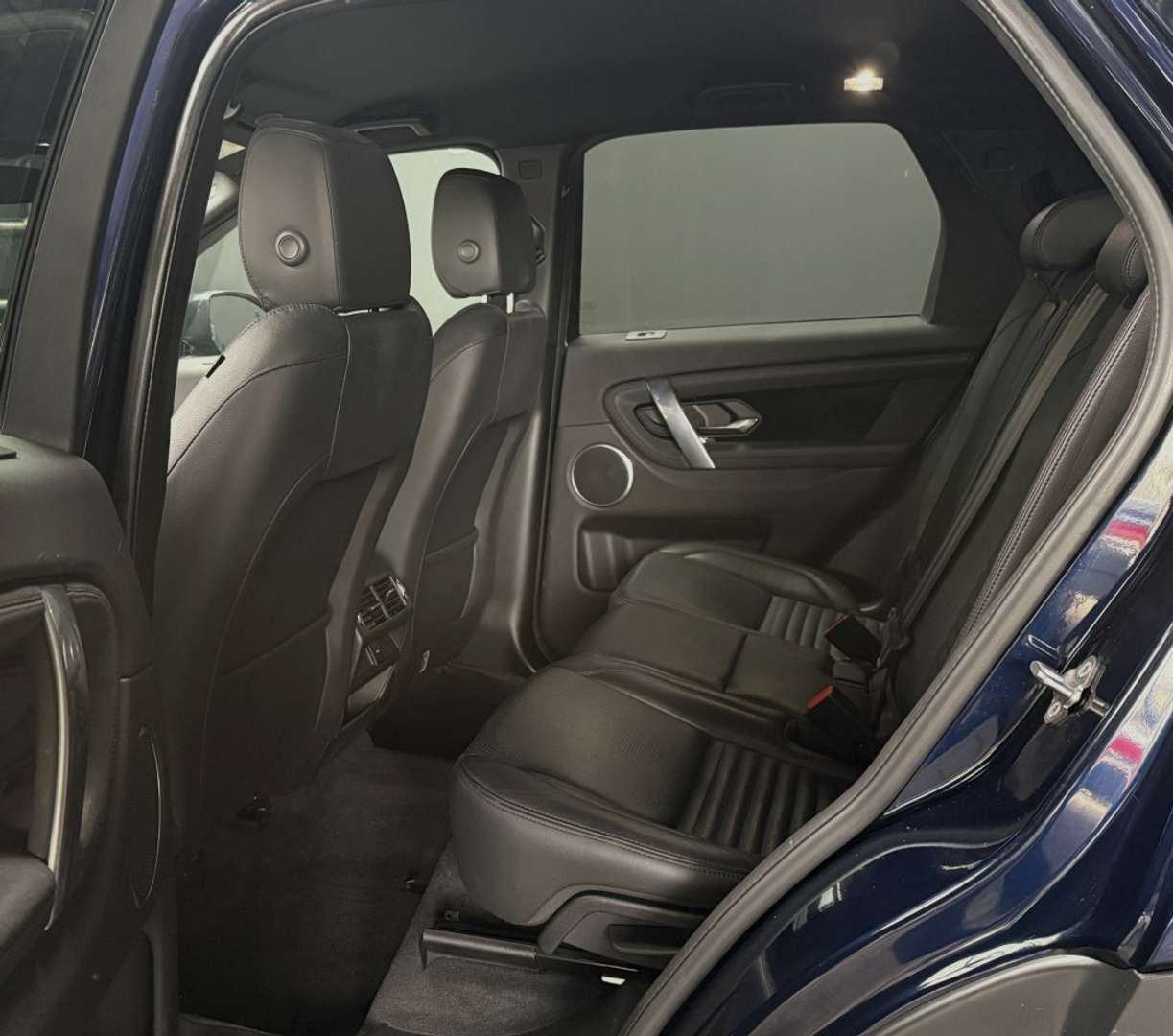 Land Rover Discovery Sport S Black Pack P300e -  - Joinsteer - #3