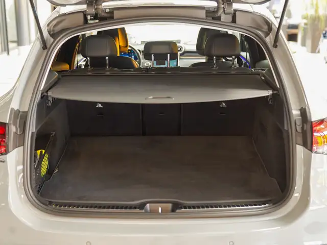 Mercedes-Benz GLC view 6