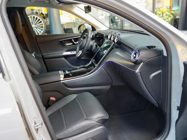 Mercedes-Benz GLC view 11