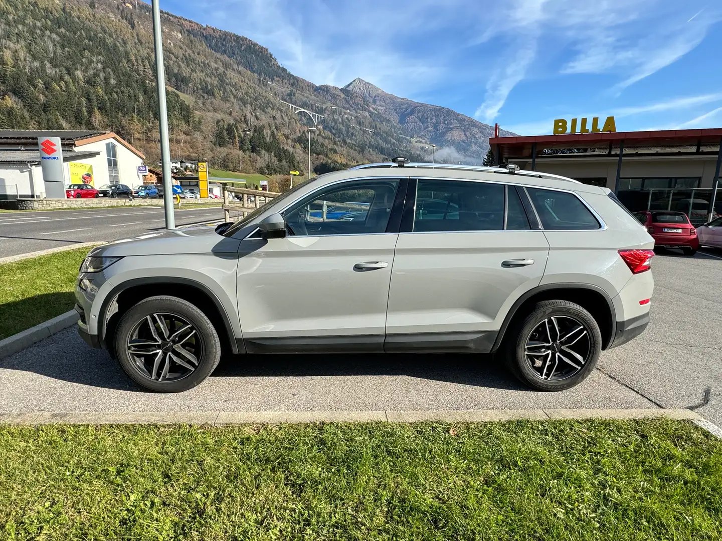 Skoda Kodiaq 2,0 TDI SCR 4x4 Style Limited DSG Style Limited Grau - 2