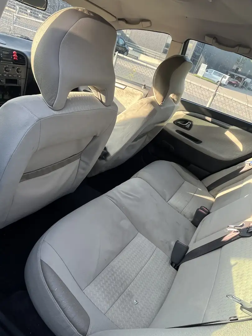 Volvo S40 2.0 Europa AUTOMAAT SCHADE Grijs - 1