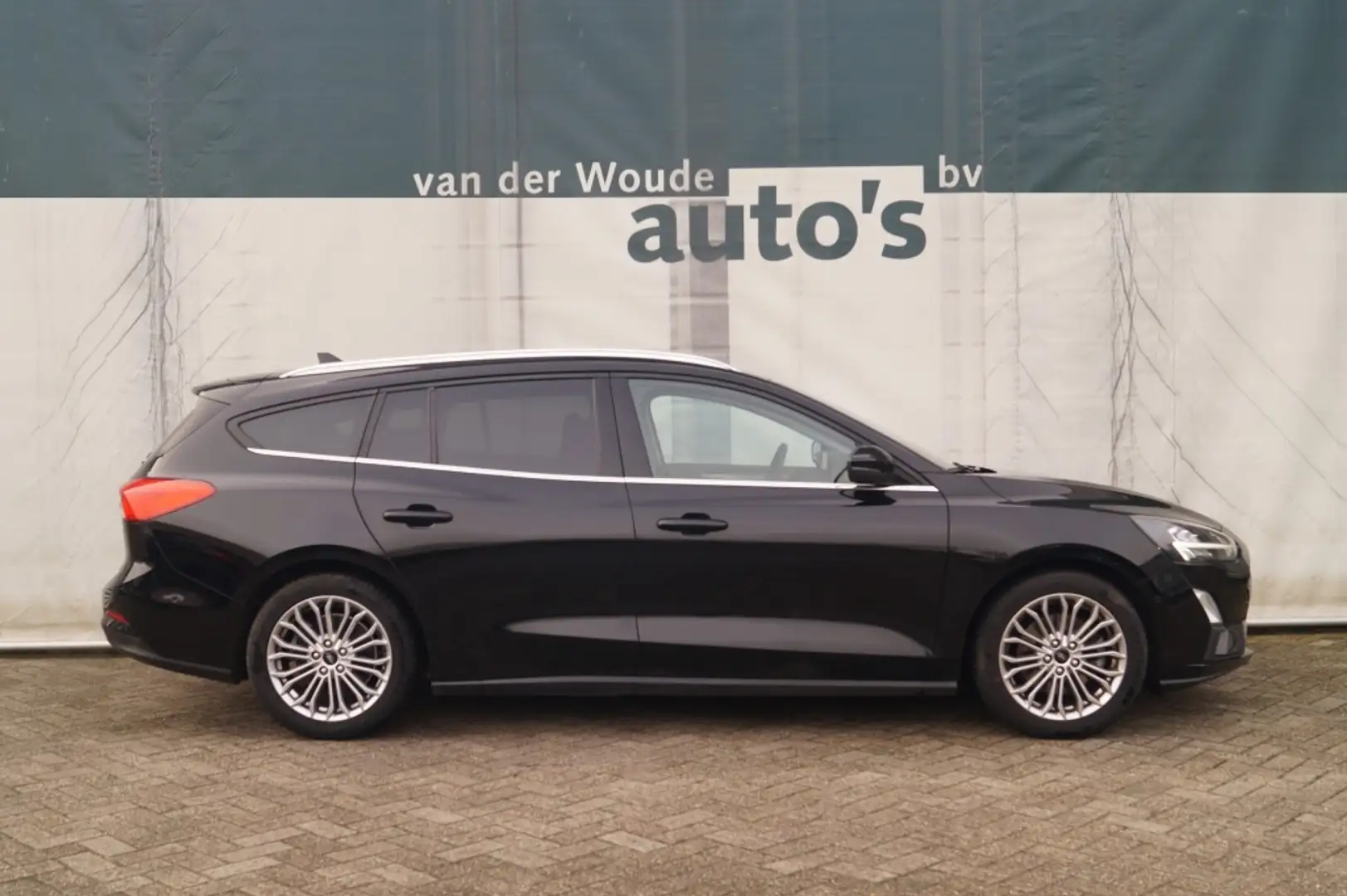 Ford Focus Wagon 1.0 EcoBoost 125pk Automaat Titanium X Busin Noir - 2