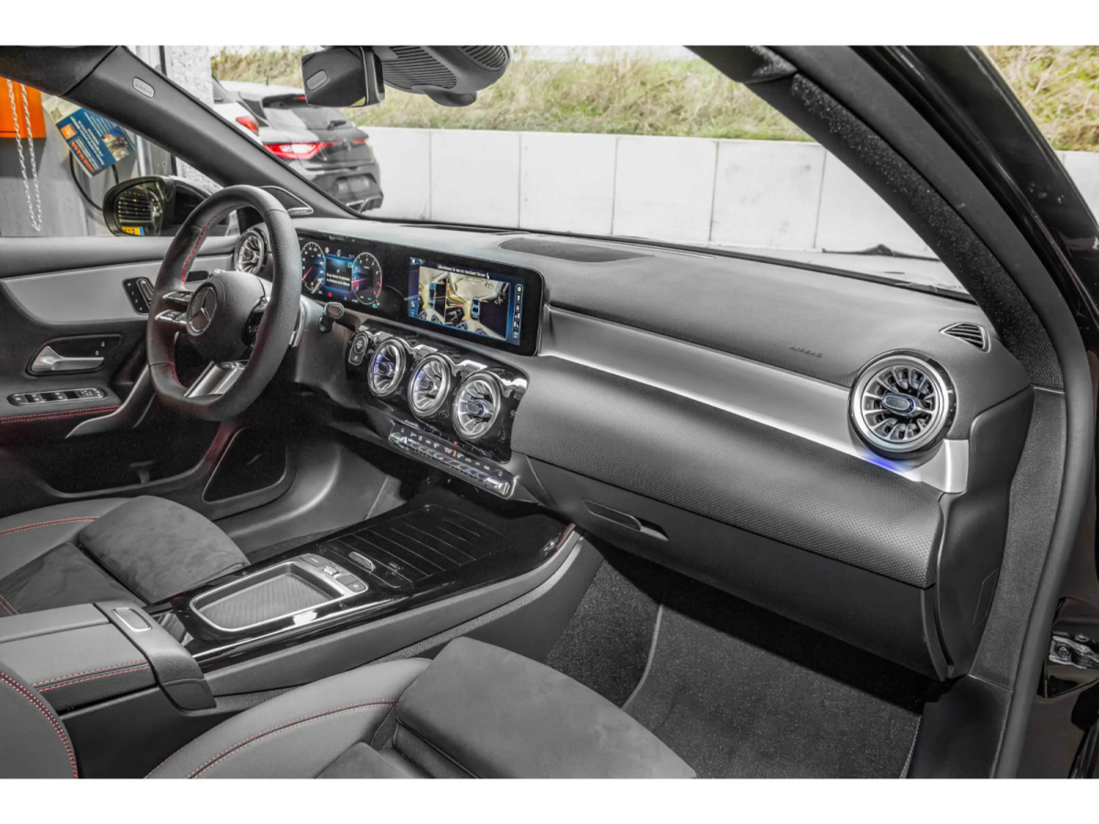 Mercedes-Benz A 200 A 200 1.4T 7G-DCT FULL/AMG/PANO/360°/VOLL — photo 14