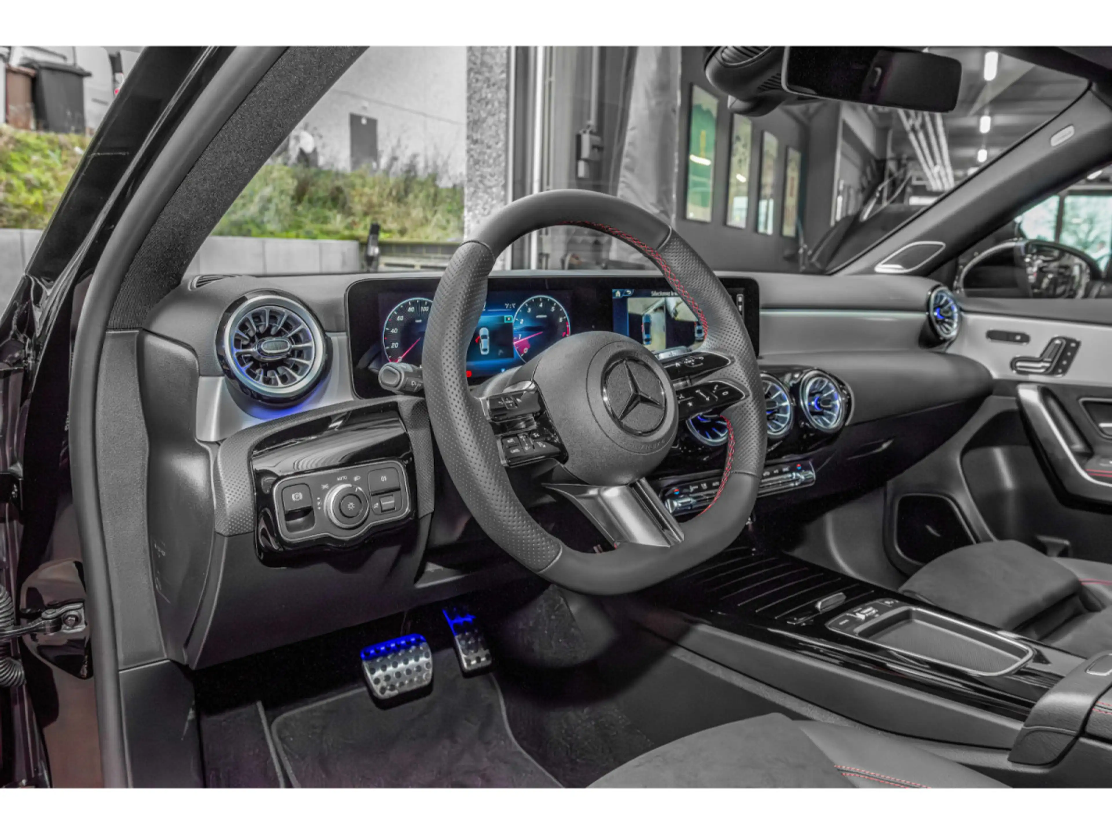 Mercedes-Benz A 200 A 200 1.4T 7G-DCT FULL/AMG/PANO/360°/VOLL — photo 8
