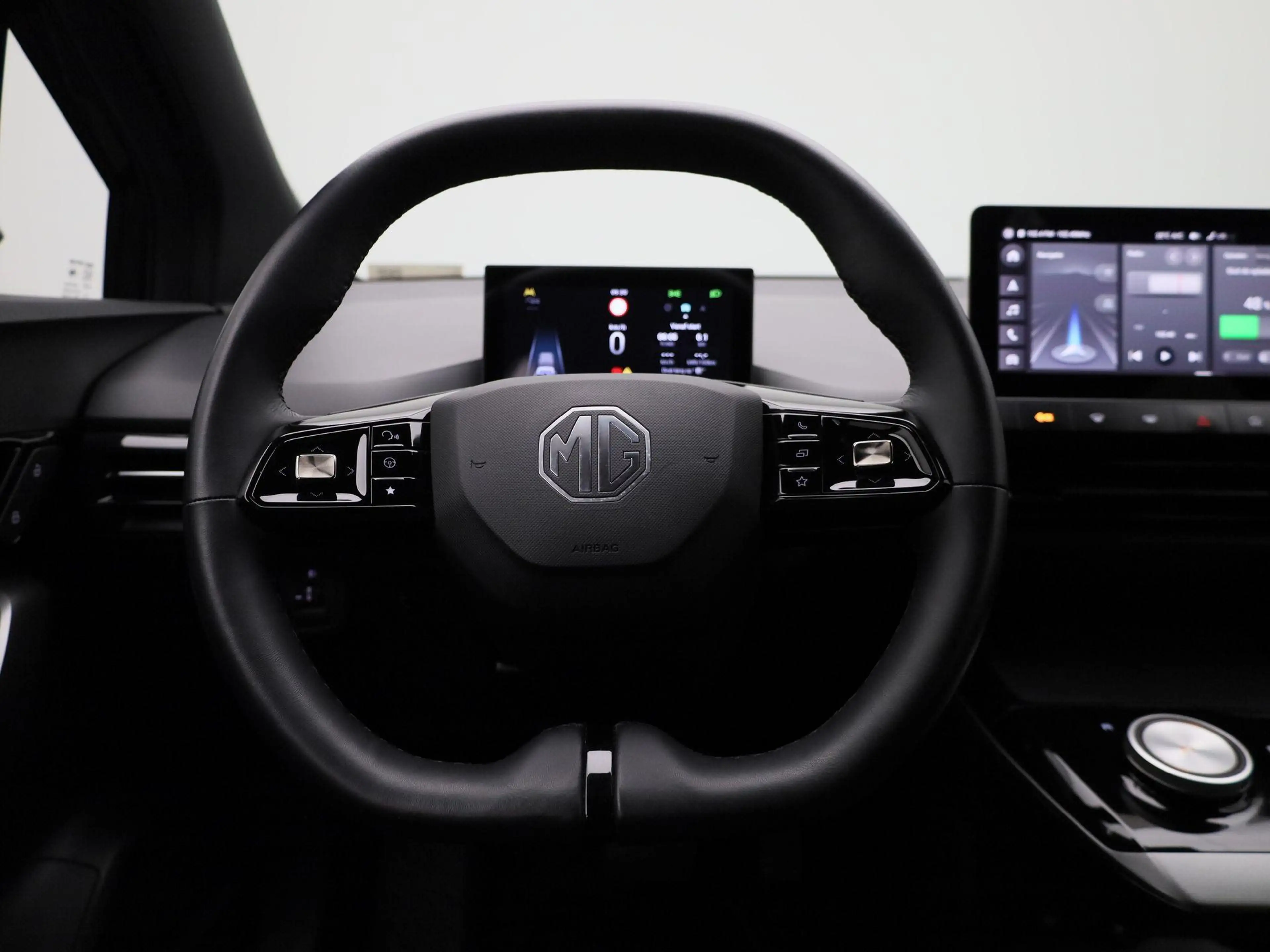 MG MG4 64 kWh Luxury | Navi | Camera | Led Koplampen | Ap — photo 8