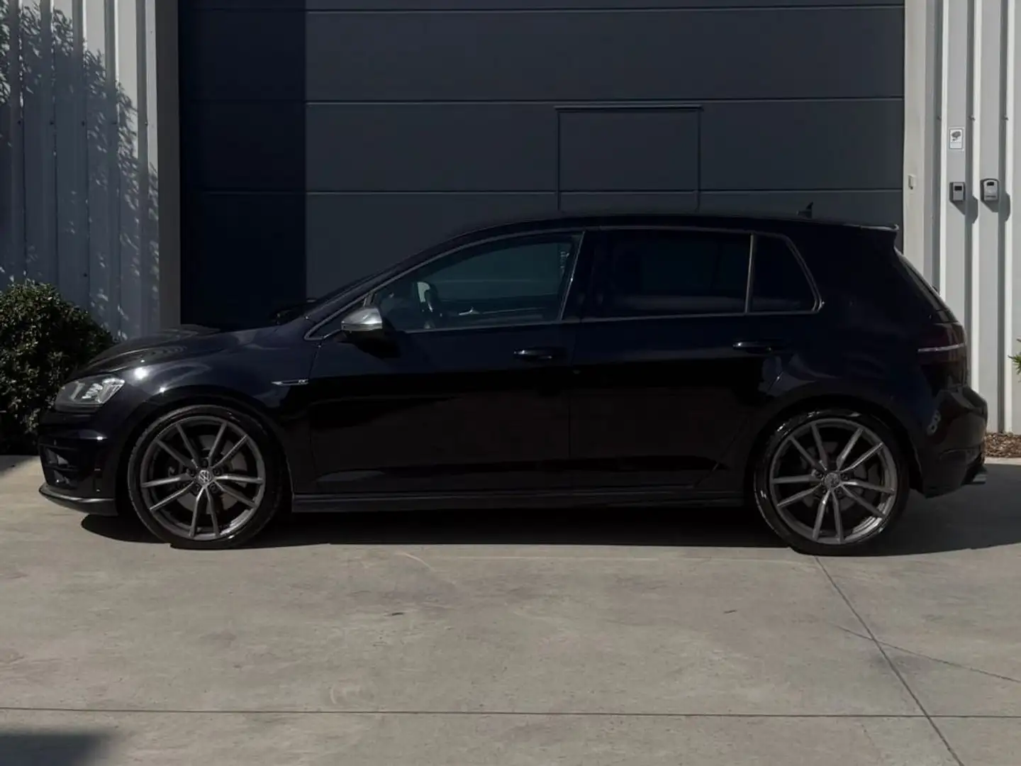 Volkswagen Golf R 2.0 DSG | 4 Motion | Milltek Exhaust Noir - 2
