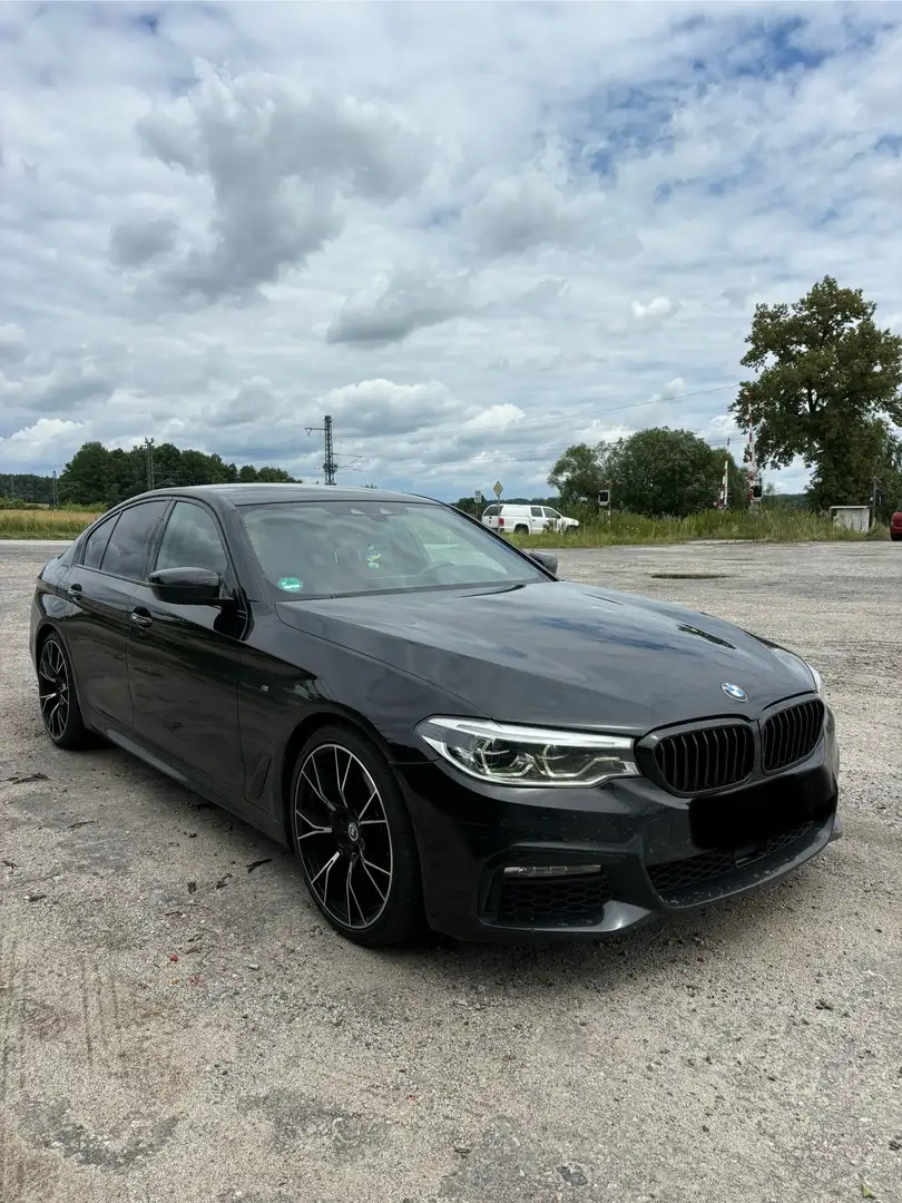 BMW 530 530d M Paket 20Zoll HeadUp SoftClose Harman Kardon Schwarz - 1