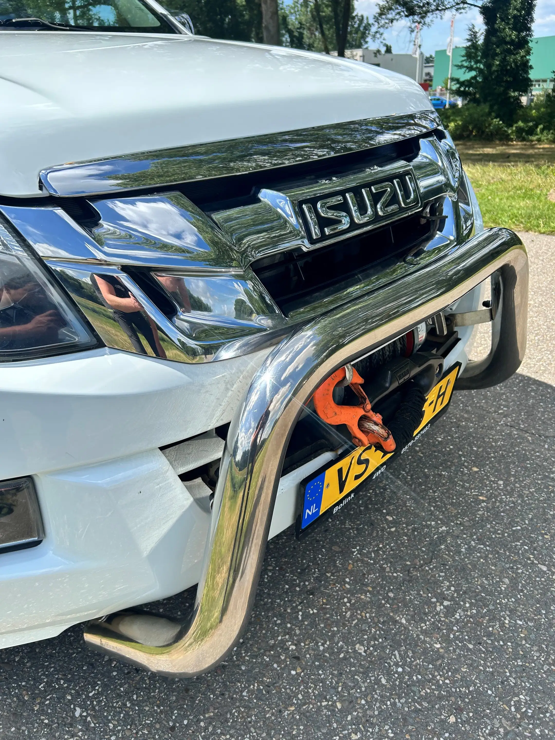 Isuzu D-Max 2.5 Double Cab LSX — photo 10
