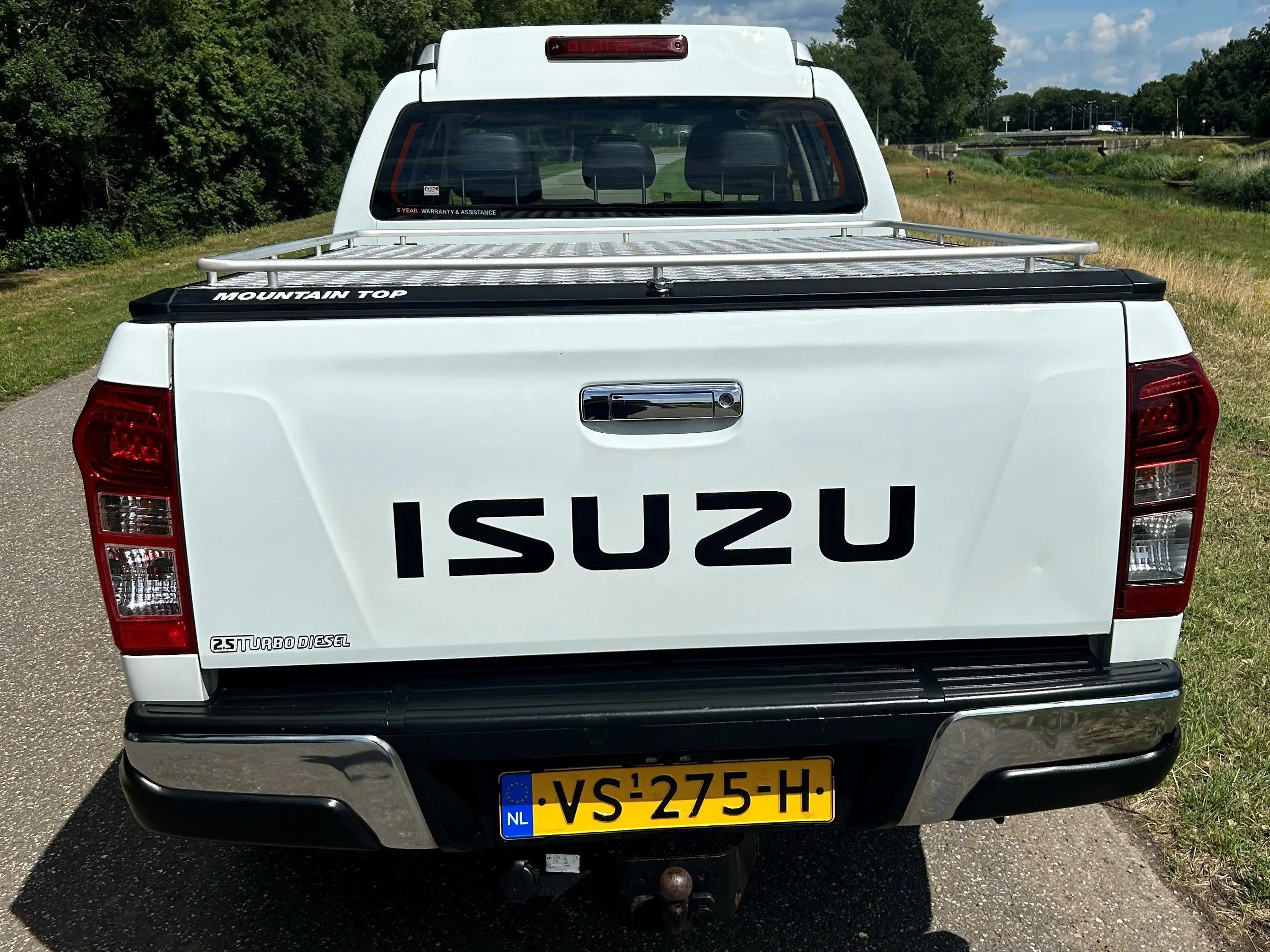 Isuzu D-Max 2.5 Double Cab LSX — photo 14