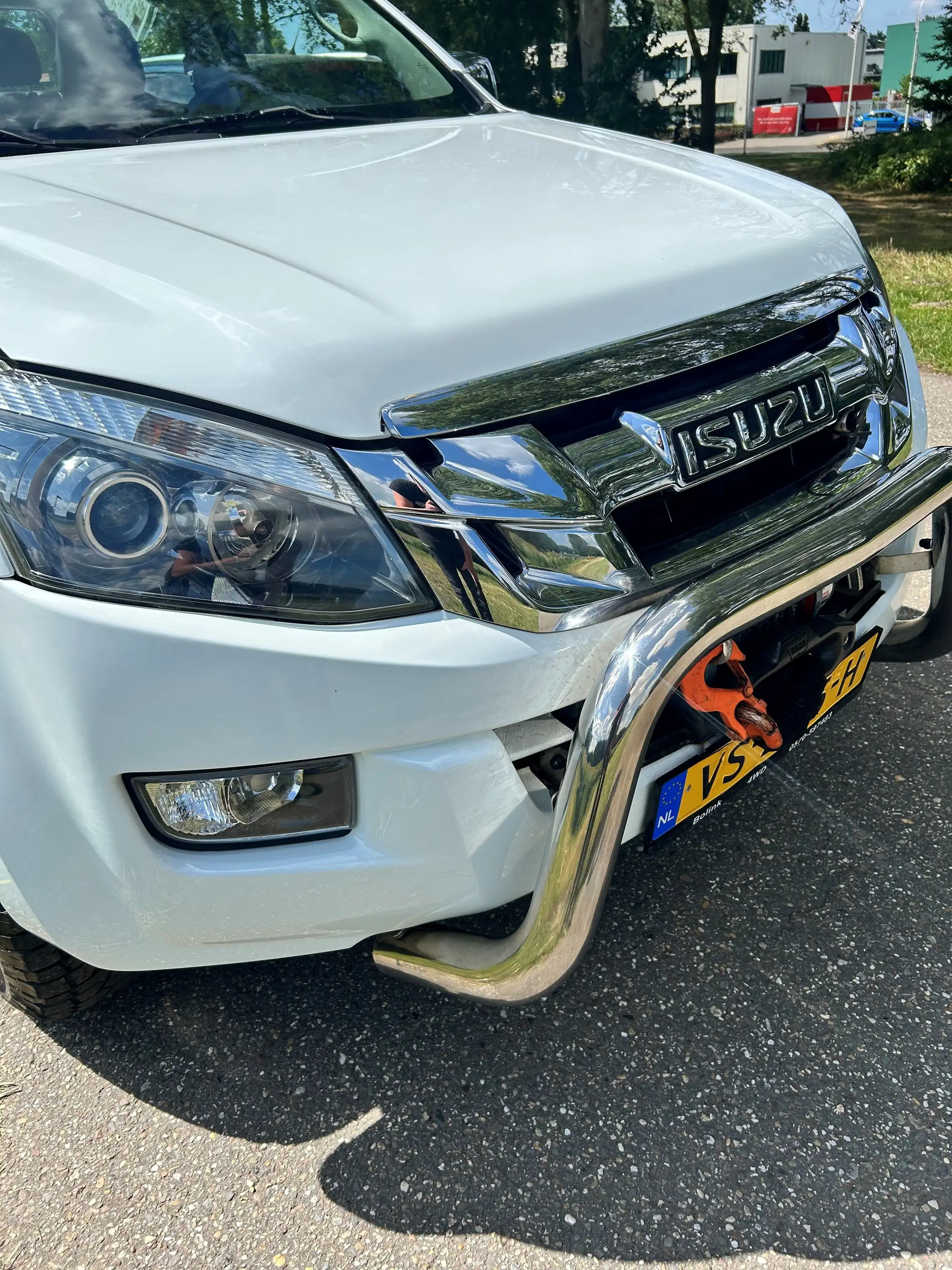 Isuzu D-Max 2.5 Double Cab LSX — photo 9