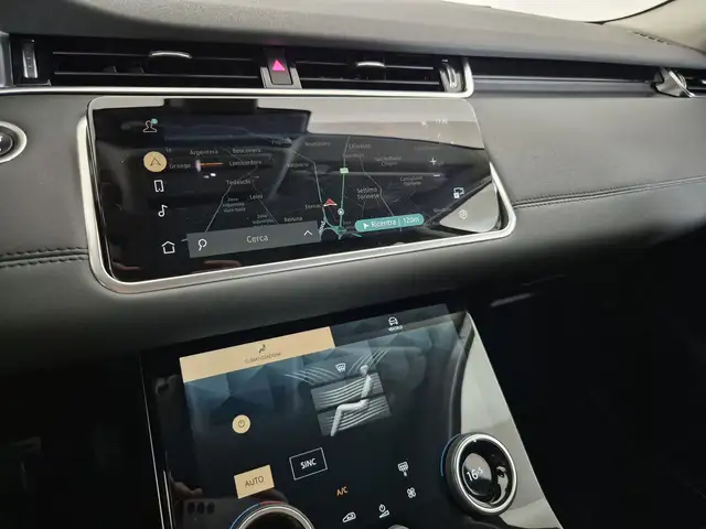 Land Rover Range Rover Evoque view 12