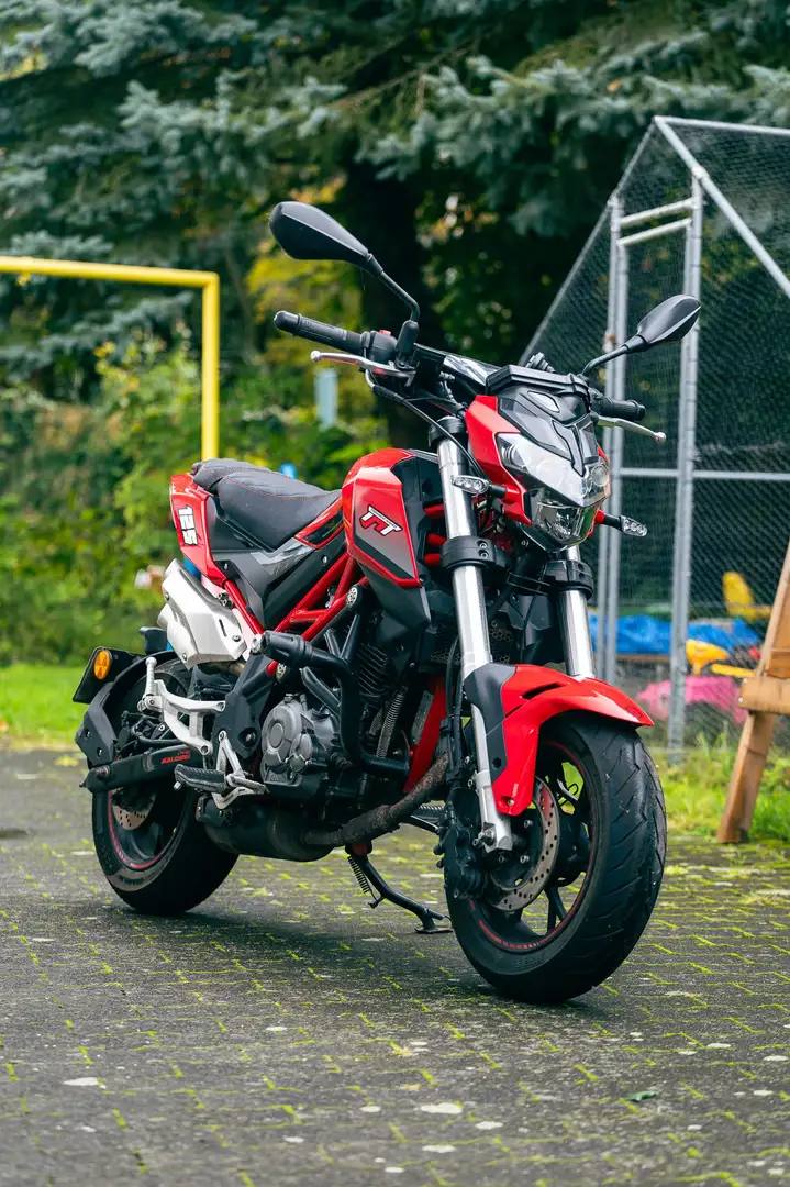 Benelli TNT 125 Rouge - 1