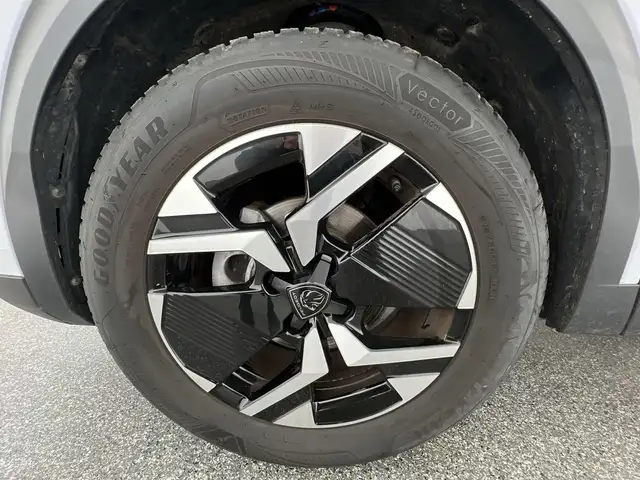 Peugeot 2008 view 10