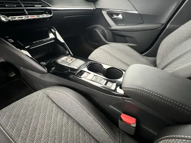 Peugeot 2008 view 14