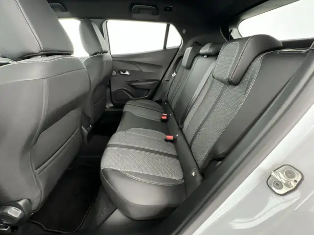 Peugeot 2008 view 8
