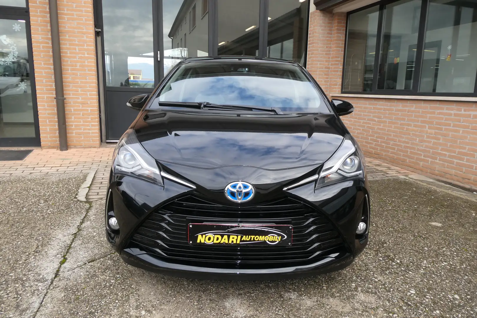 Toyota Yaris Yaris III 2017 5p 1.5h Active my18 Nero - 2