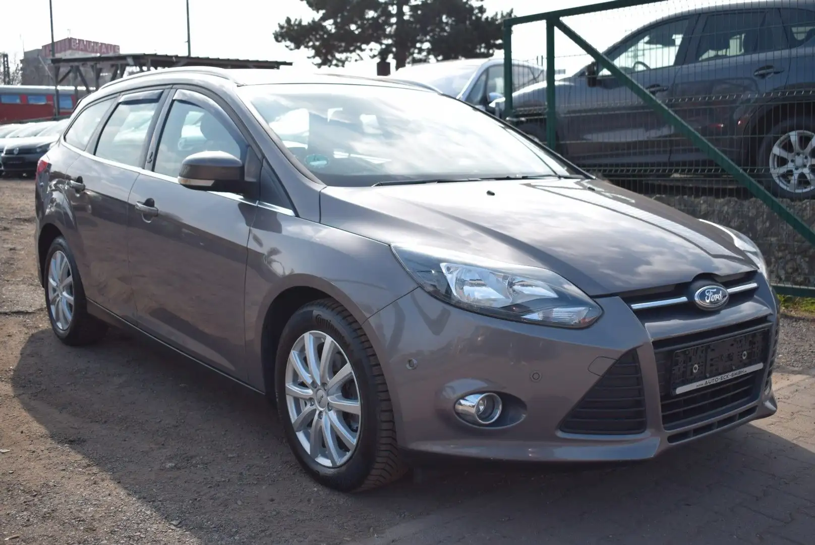 Ford Focus Turnier Champions Edition Braun - 2