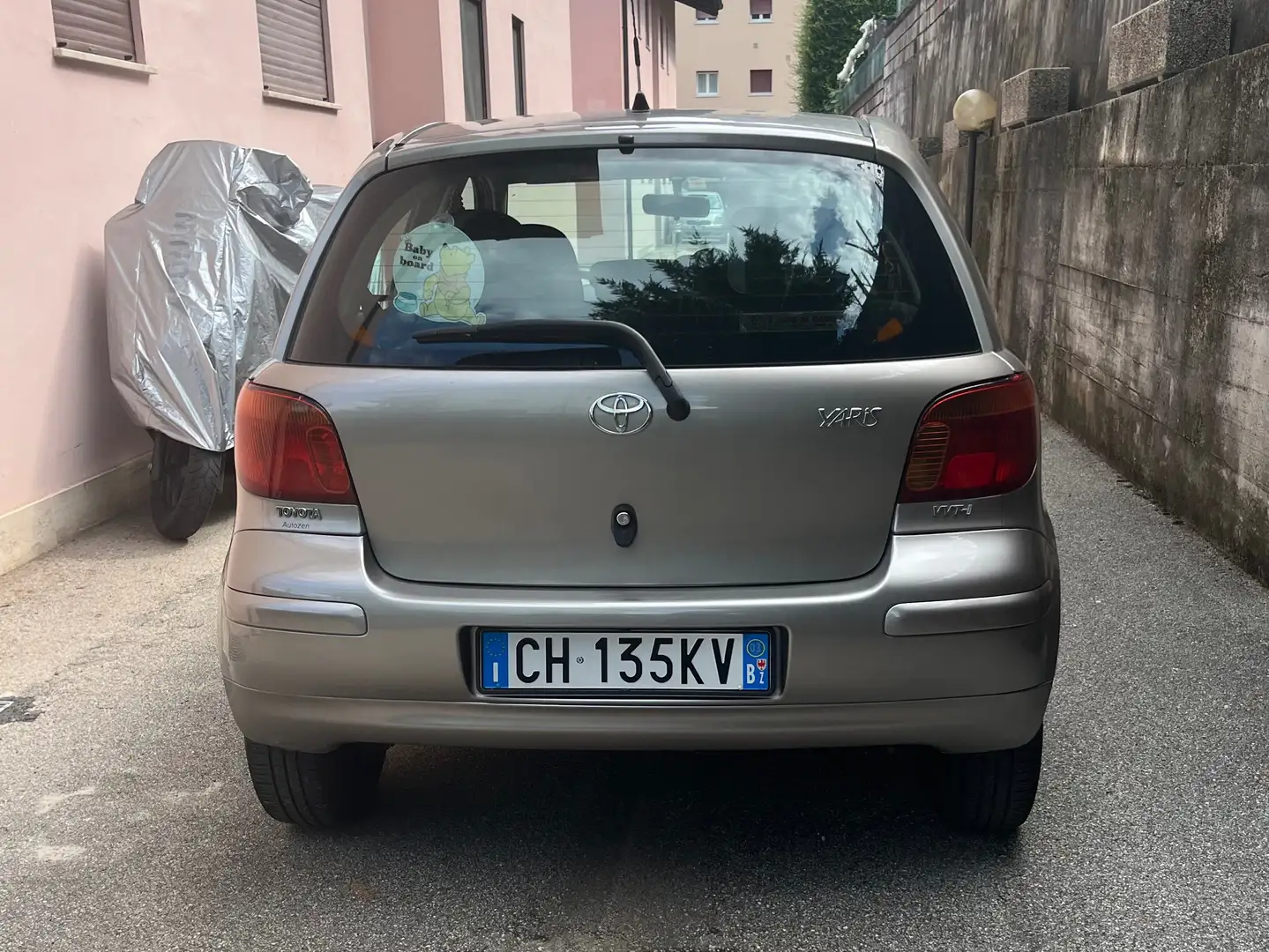 Toyota Yaris Yaris I 2003 5p 1.3 Sol Gris - 2