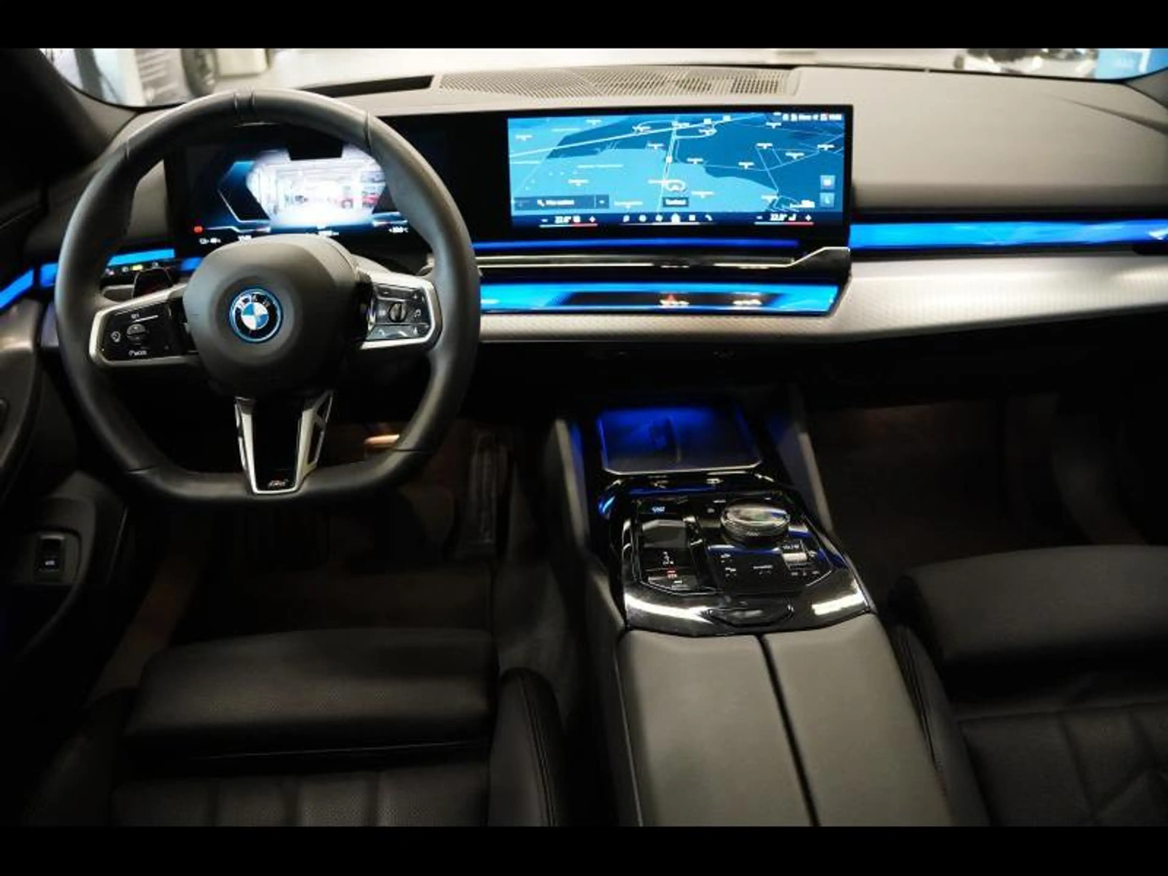 BMW i5 M PACK PRO HARMANKARDON TREKHAAK DRIV ASSIST ORO 3 — photo 7