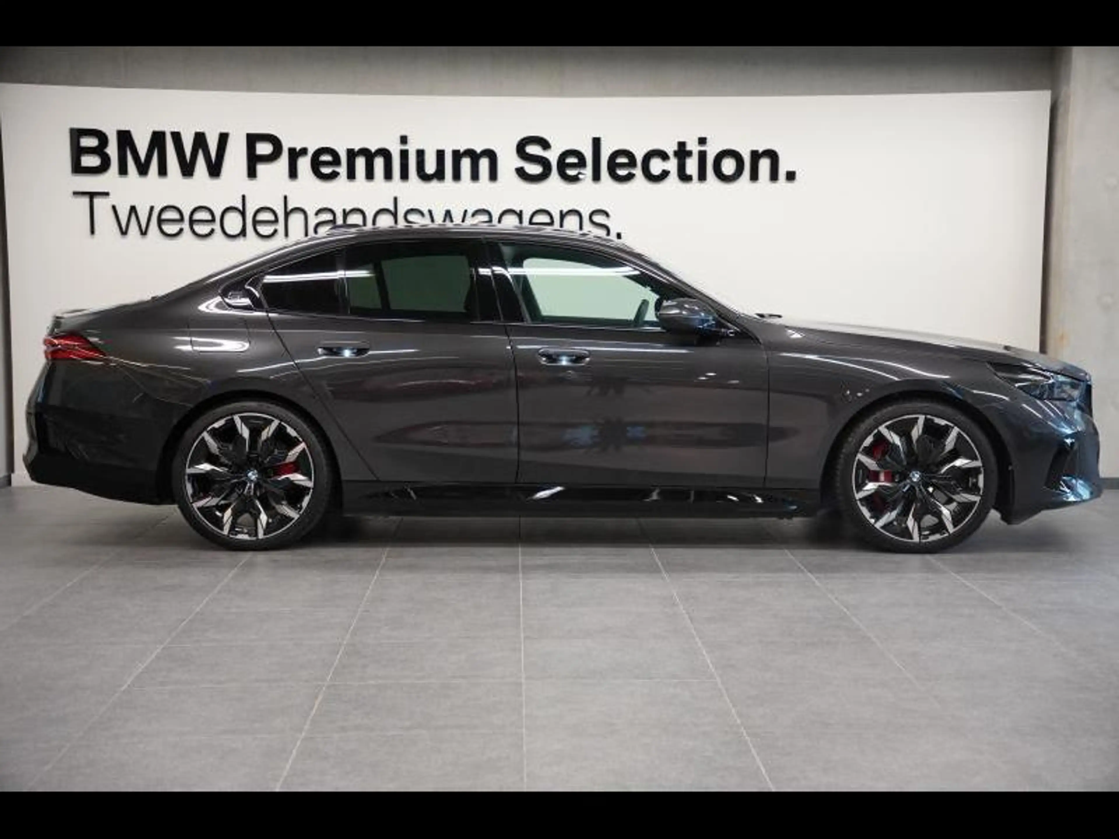 BMW i5 M PACK PRO HARMANKARDON TREKHAAK DRIV ASSIST ORO 3 — photo 3