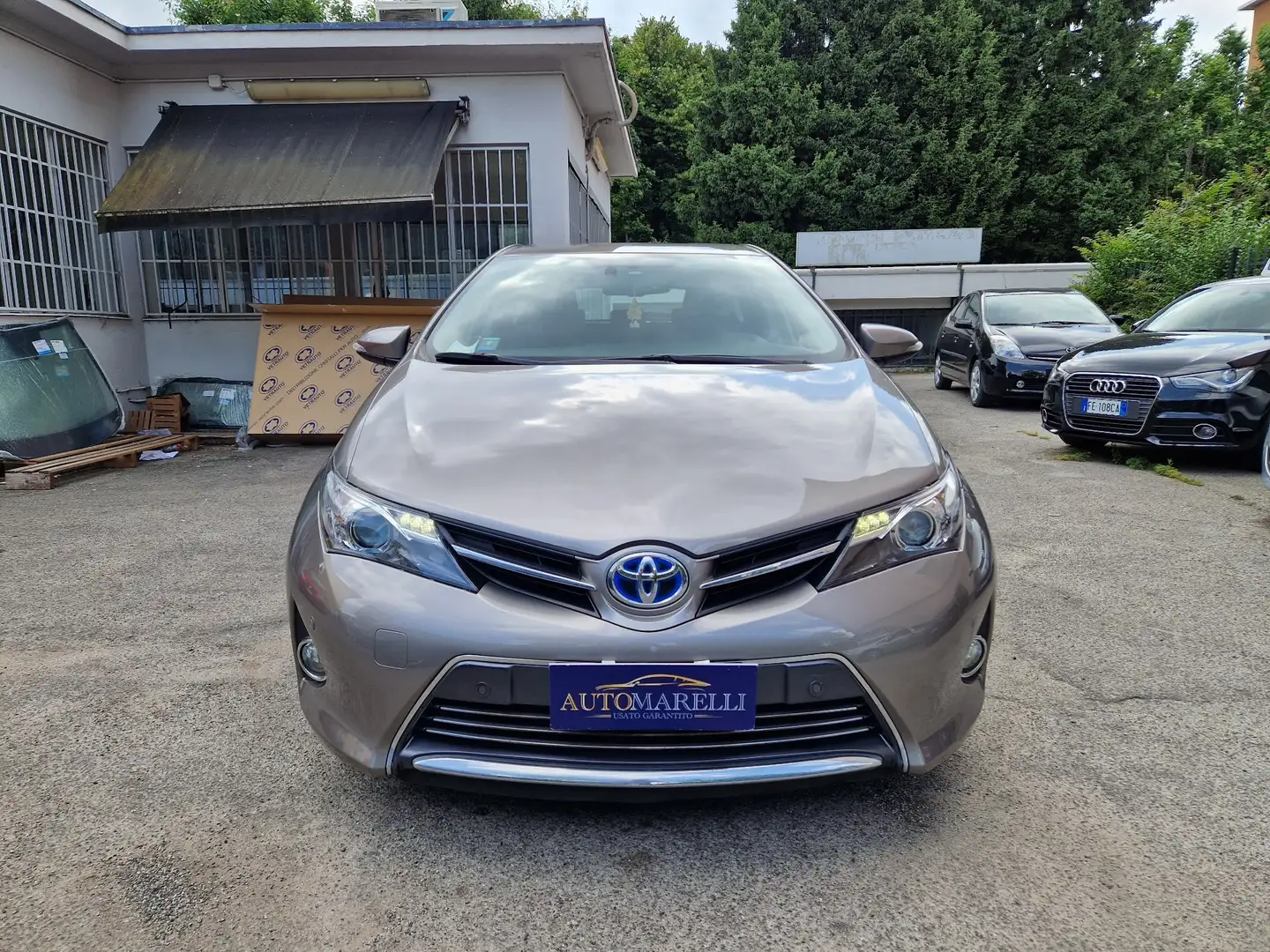 Toyota Auris 5p 1.8h Active+ Bej - 2