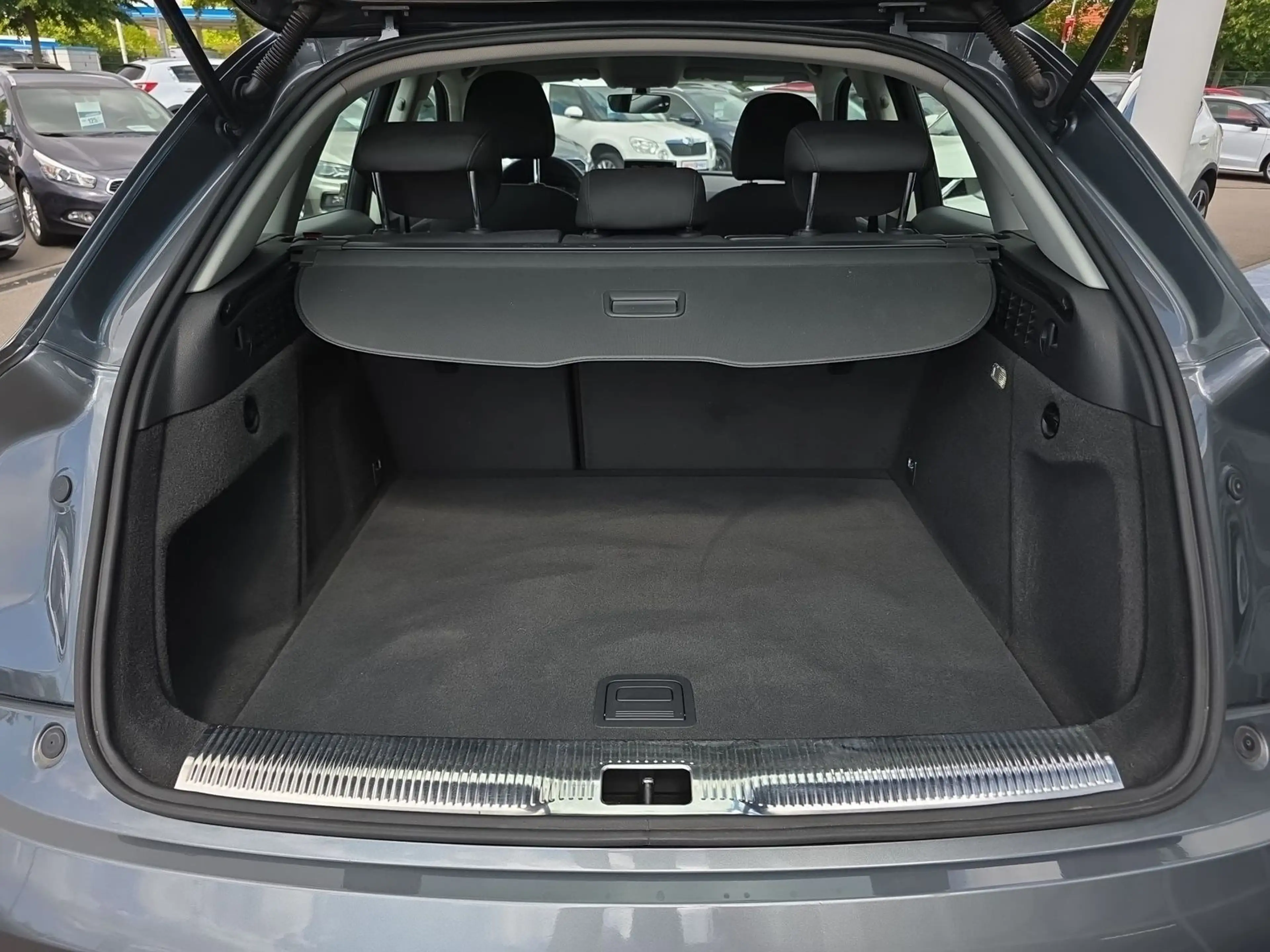 Audi Q3 1.4 TFSI design Sitzheizung Tempomat — photo 9