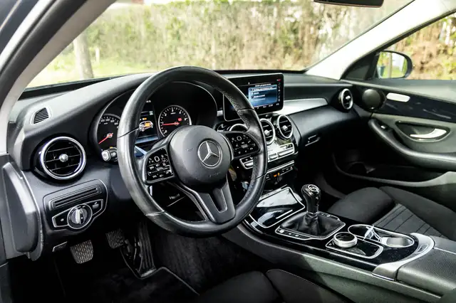Mercedes-Benz C-Class view 4