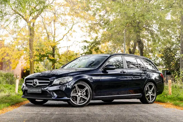 Mercedes-Benz C-Class view 3