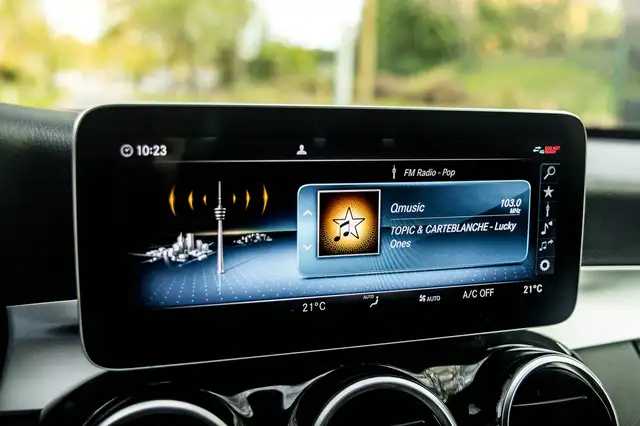 Mercedes-Benz C-Class view 11