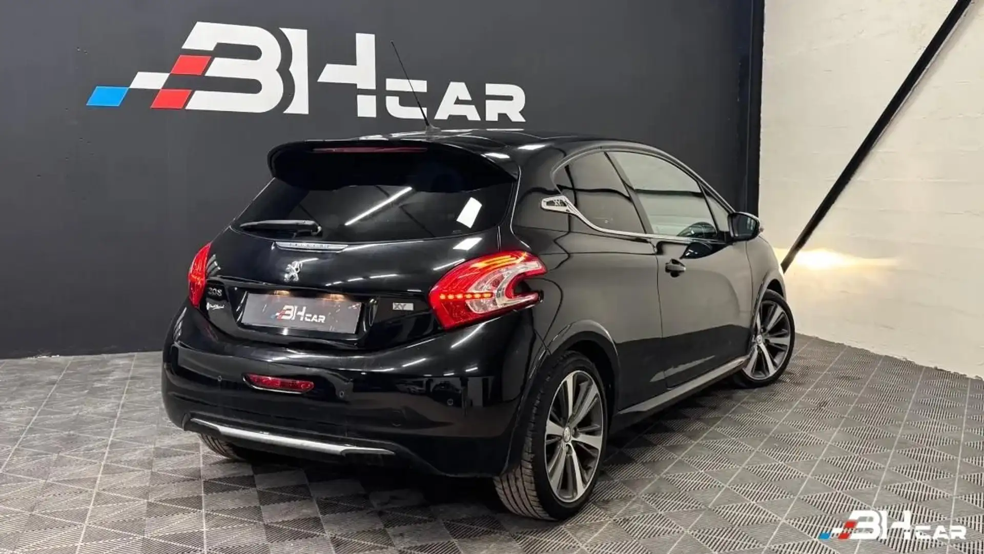 Peugeot 208 GENERATION-I 1.6 THP 155 FELINE Schwarz - 2