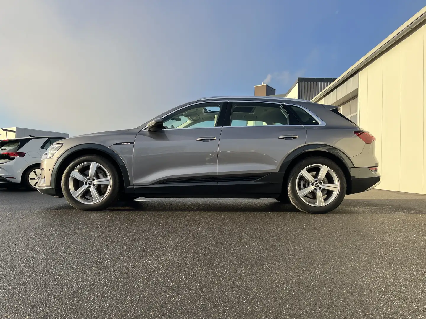 Audi e-tron 50 quattro advanced 200€ m. 20% Anzahlung AHK He Grau - 2