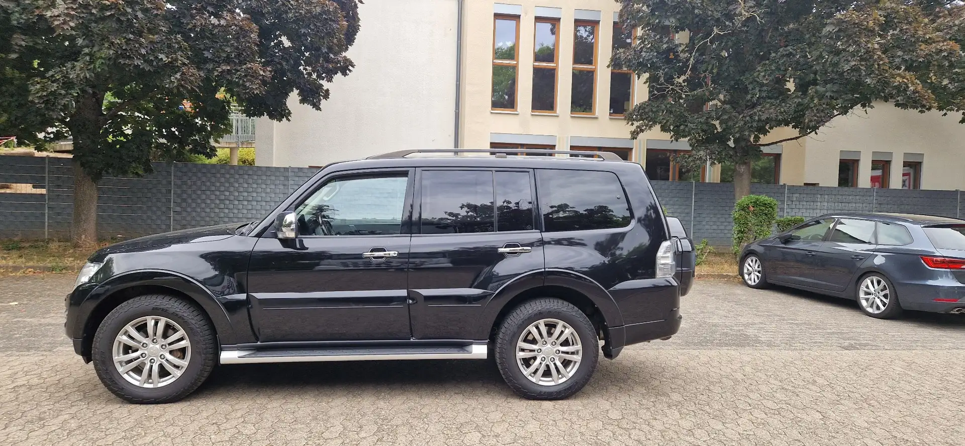 Mitsubishi Pajero 3.2 DI-D Edition 100 V80(5-trg.) 7Sitze Noir - 2