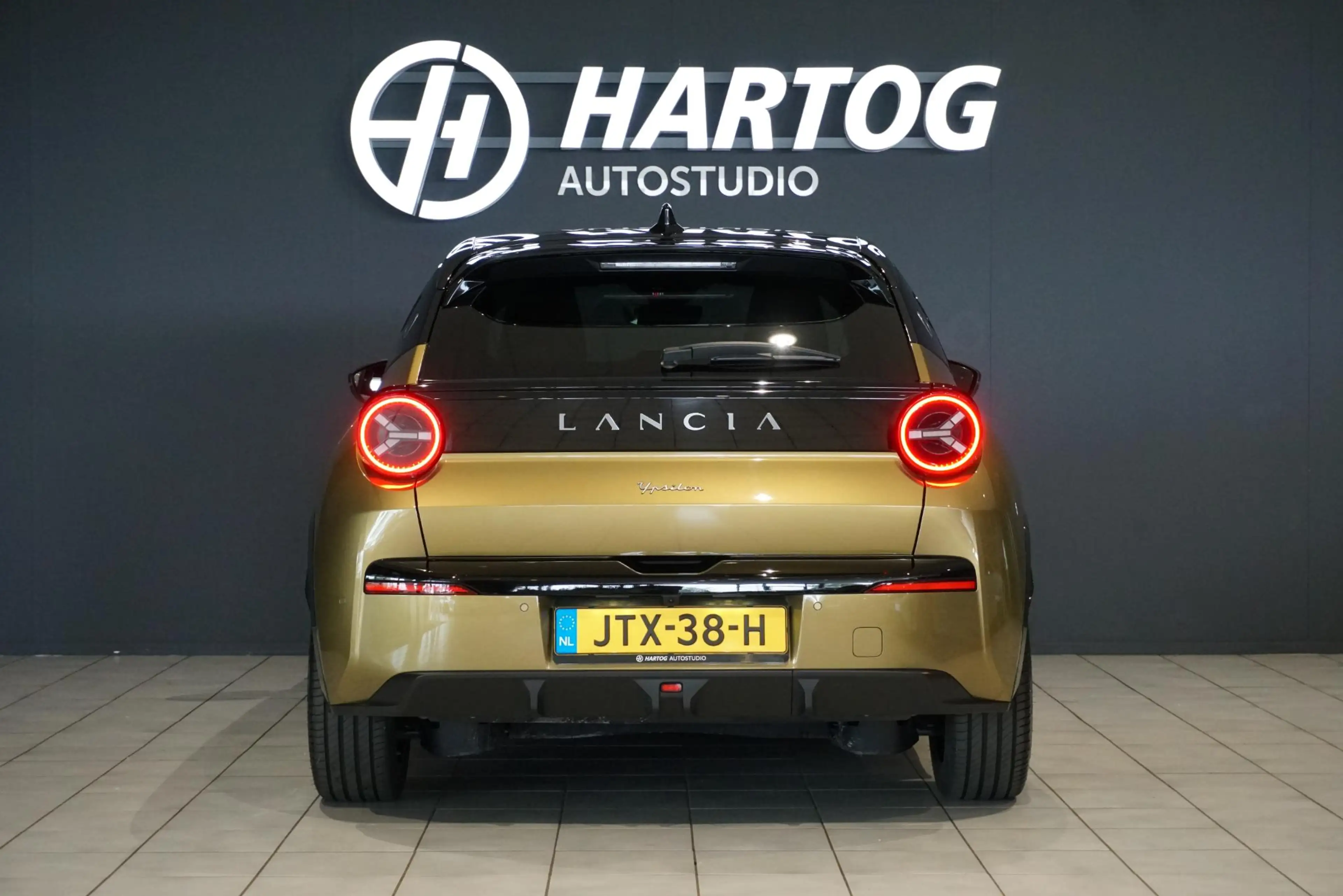 Lancia Ypsilon Edizione Limitata 51 kWh + 360° CAMERA / DODEHOEK — photo 11