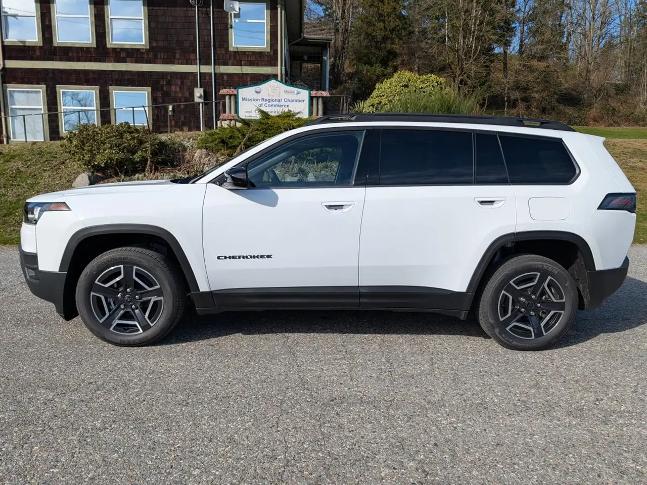 Jeep Cherokee снимка Jeep Cherokee