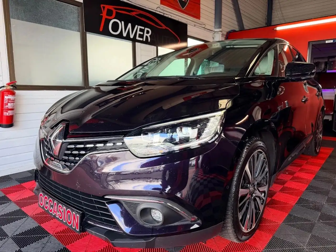 Renault Scenic 1.3 TCE 165 ENERGY INITIALE PARIS EDC BVA — photo 1 of 11