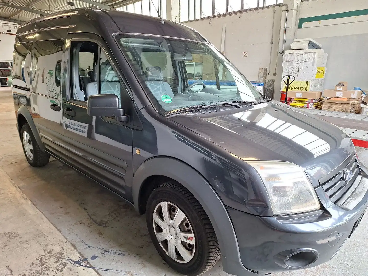 Ford Tourneo Connect 1.8D  aus 2.Hand Gri - 1