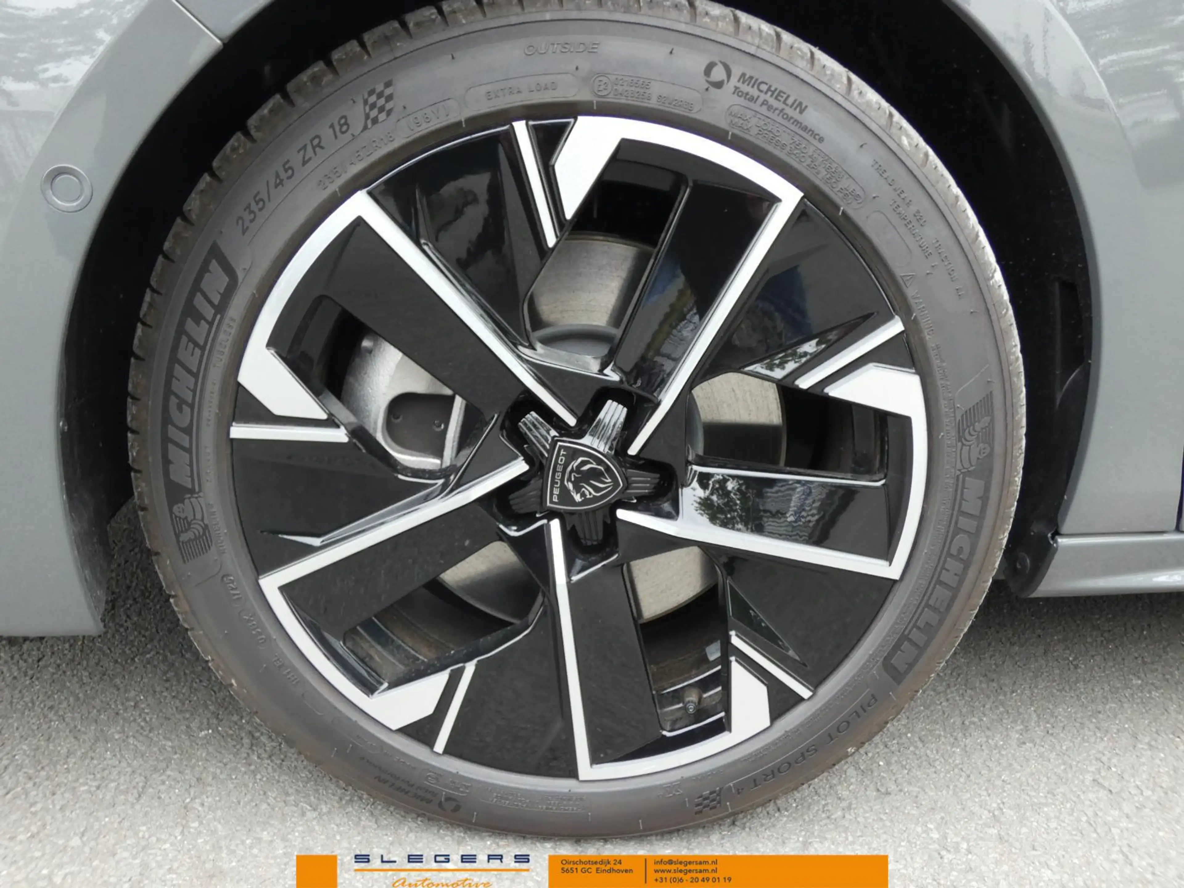 Peugeot 508 SW 1.6 HYbrid 180 e-EAT8 Allure Avantage — photo 12