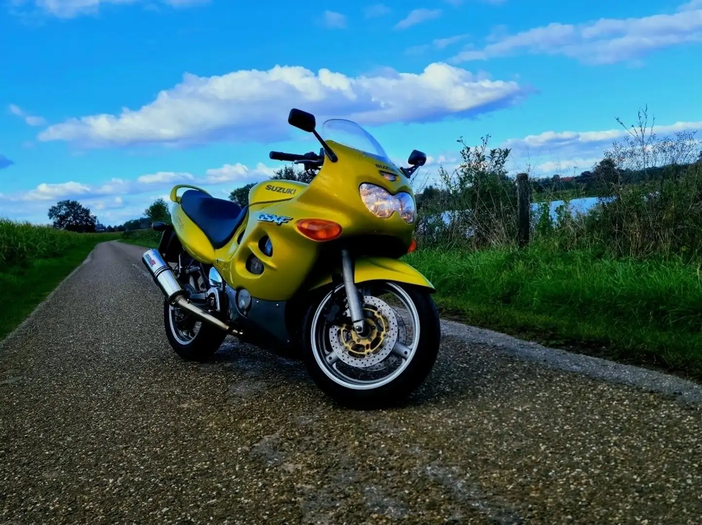 Suzuki GSX 600 F (25kw) Geel - 1