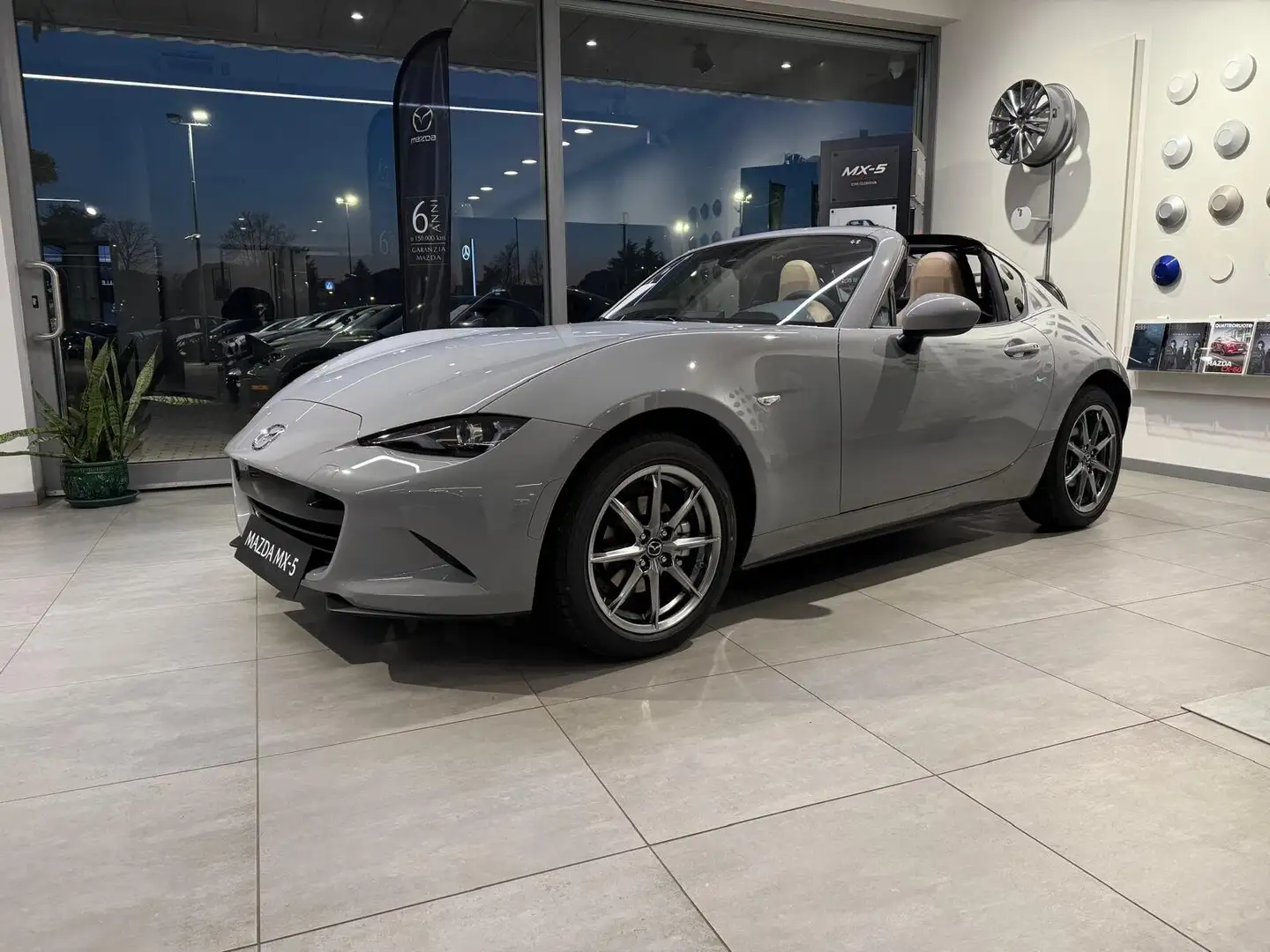 Mazda MX-5 1.5L Skyactiv-G RF Kazari Grigio - 1