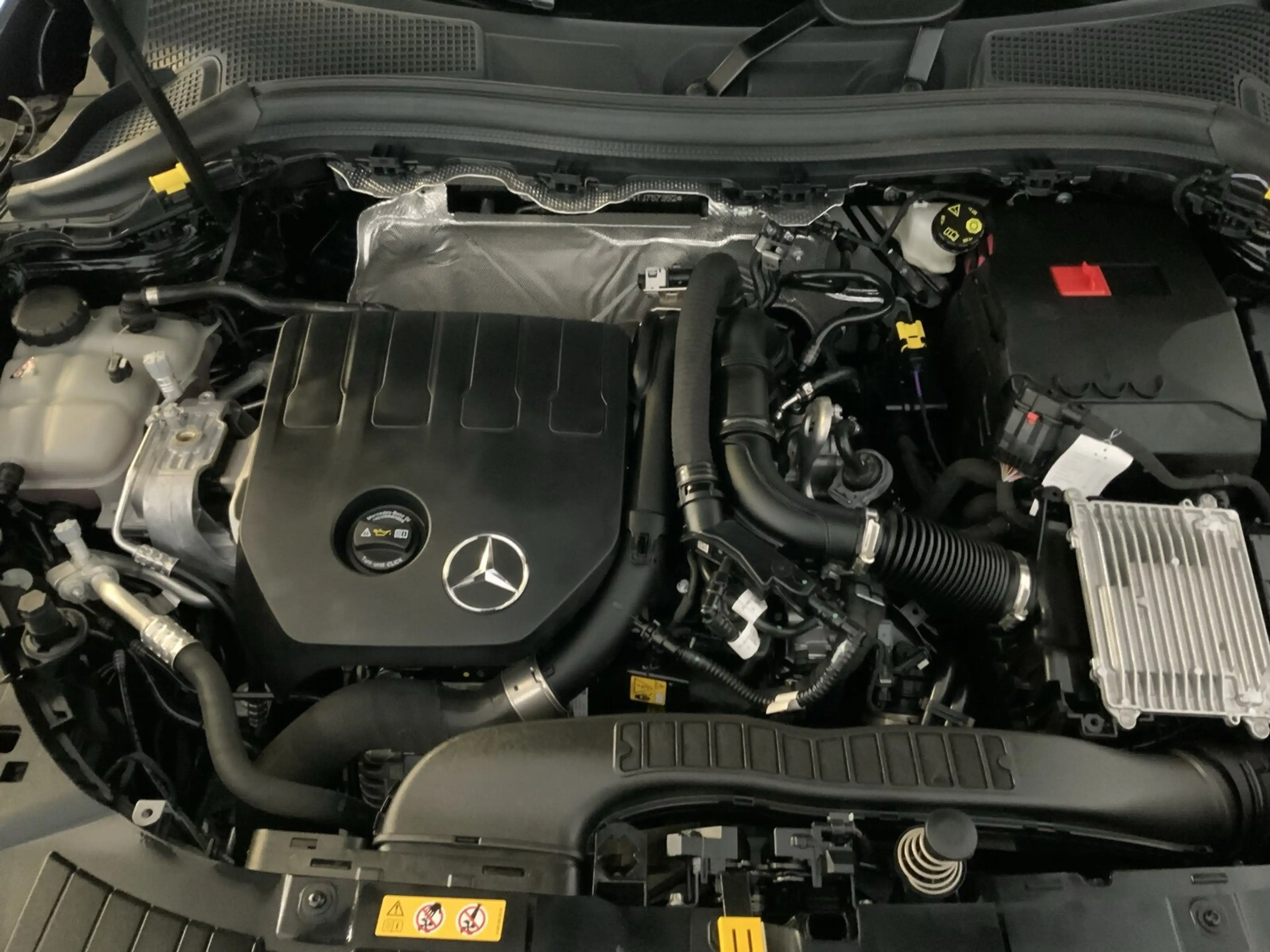 Mercedes-Benz GLA 200 GLA 200 Progressive Rückfahrkamera Winter-Paket — photo 13